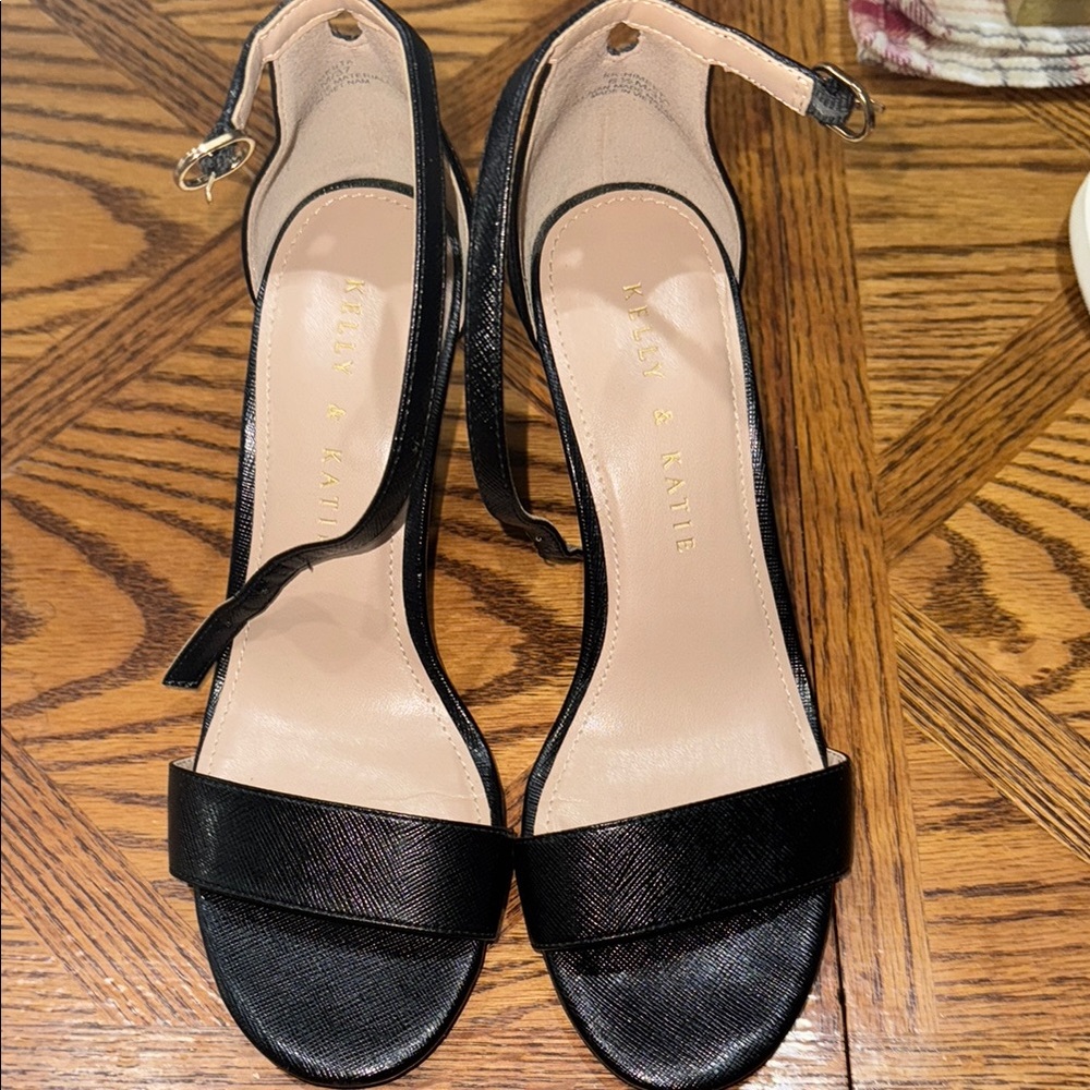 Kelly & Katie Black Women's Sandals